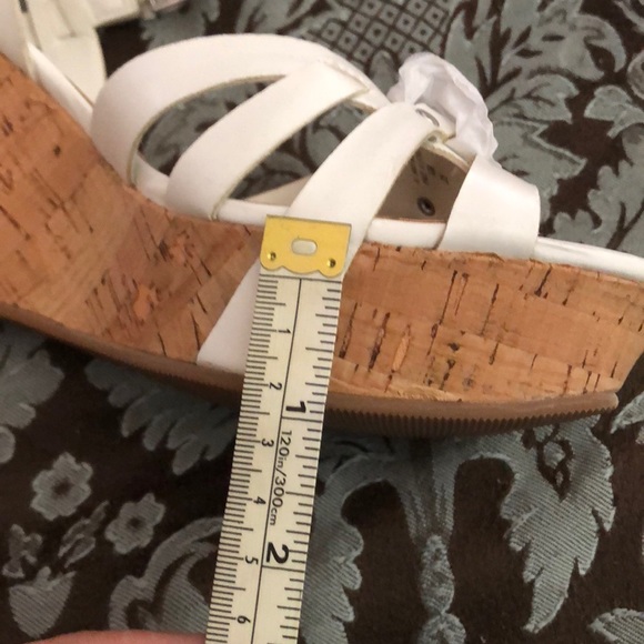 Guess white cork heal sandels size 10 - Picture 9 of 9